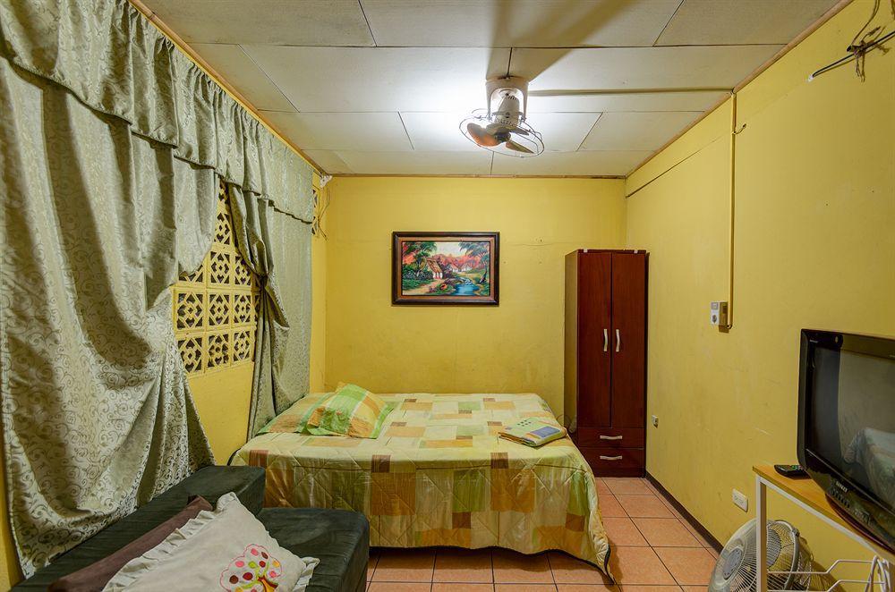 Cabinas Madeleine Puntarenas Bagian luar foto
