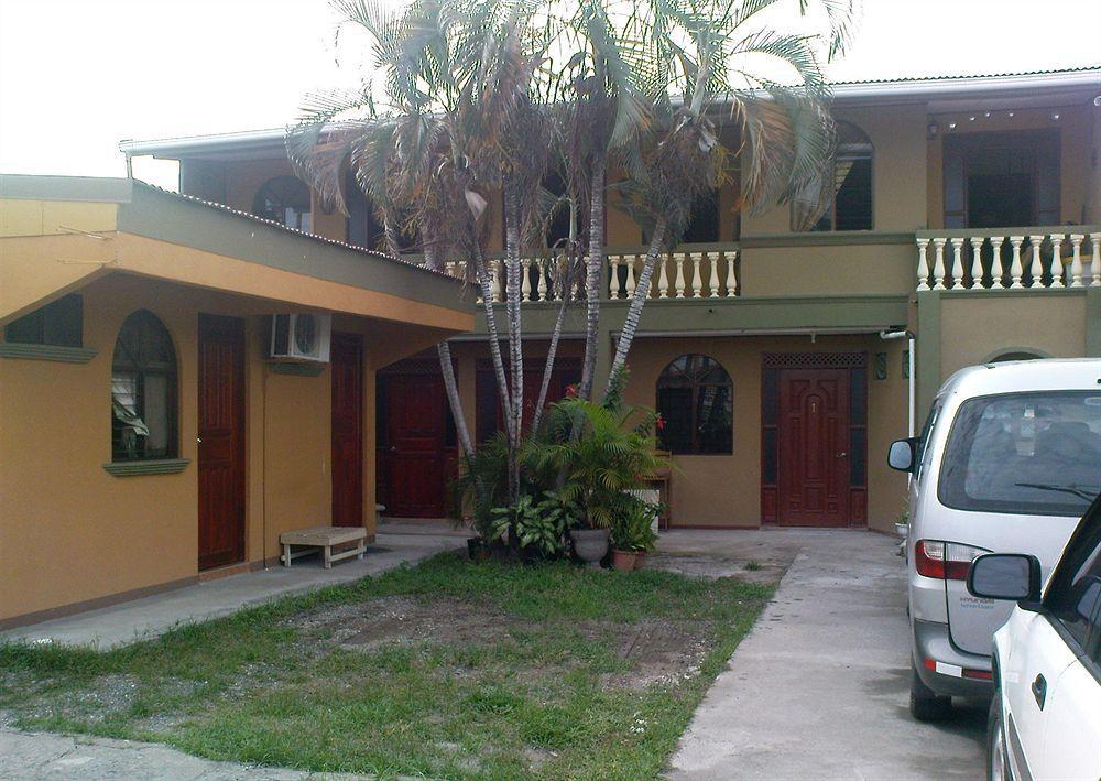 Cabinas Madeleine Puntarenas Bagian luar foto