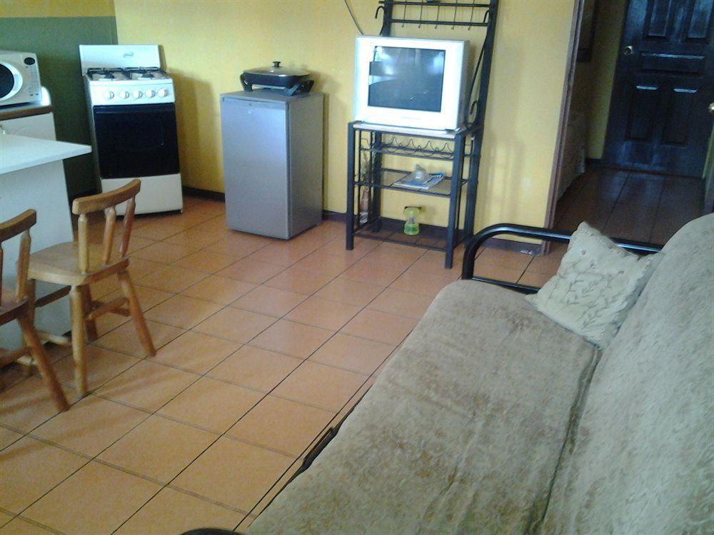 Cabinas Madeleine Puntarenas Bagian luar foto