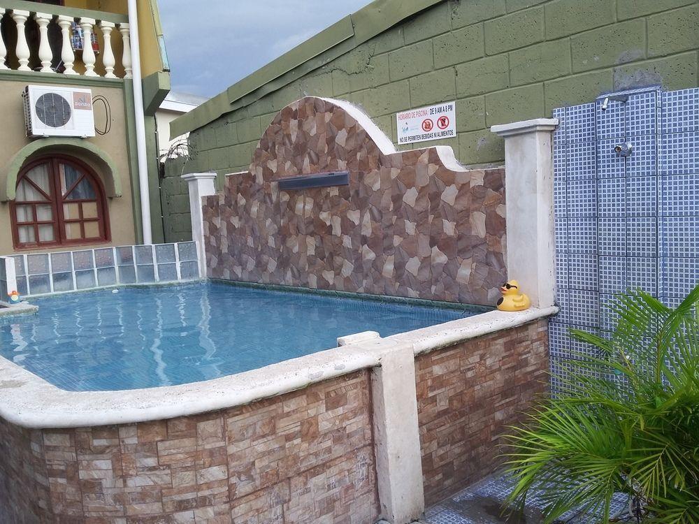 Cabinas Madeleine Puntarenas Bagian luar foto