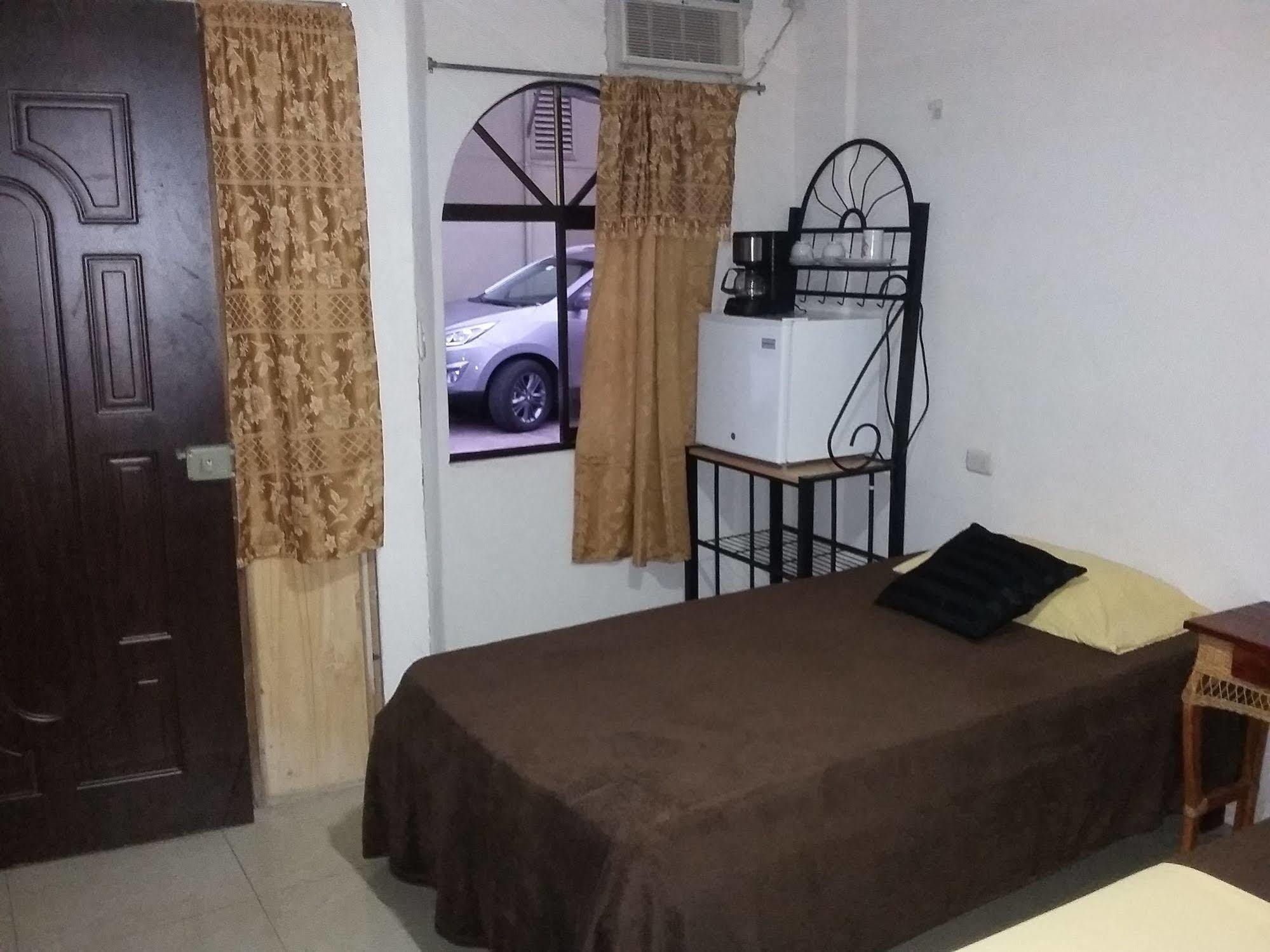 Cabinas Madeleine Puntarenas Bagian luar foto