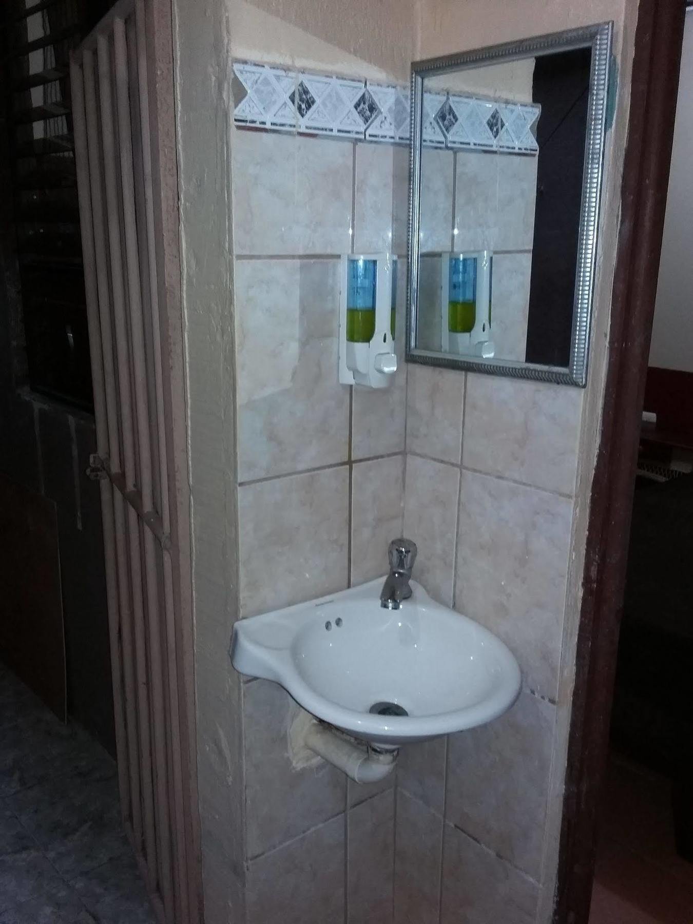 Cabinas Madeleine Puntarenas Bagian luar foto